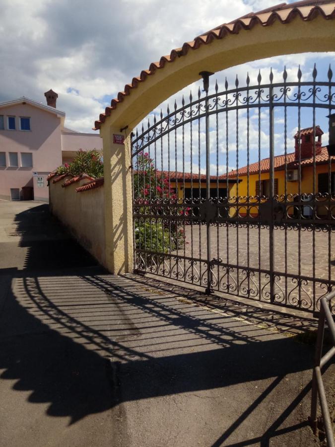 Appartamento V Klancu Dekani Esterno foto
